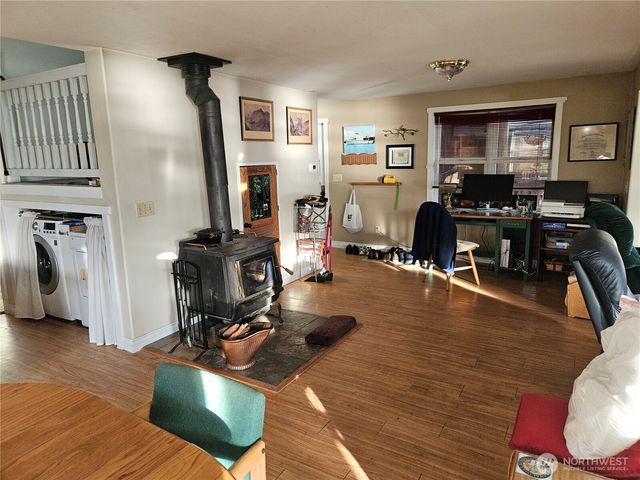 20 E Sunny Sands Road, Cathlamet, WA 98612