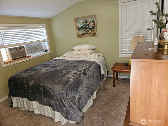 20 E Sunny Sands Road, Cathlamet, WA 98612