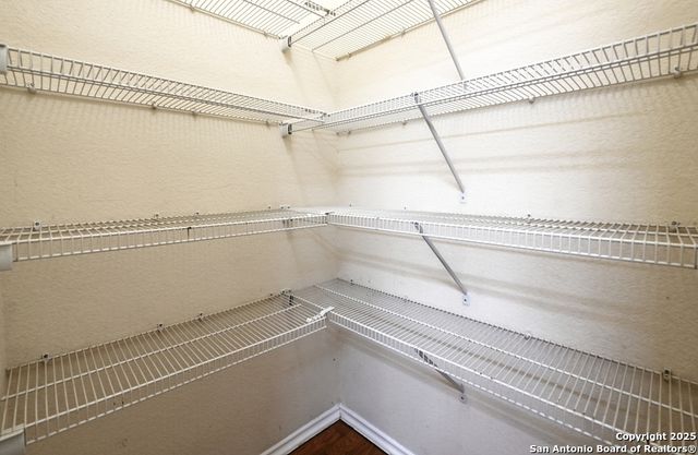 8606 Spoonbill Ct, San Antonio, TX 78245