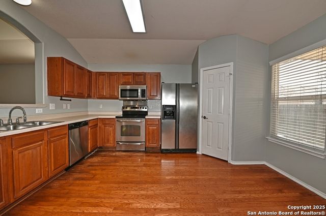 8606 Spoonbill Ct, San Antonio, TX 78245