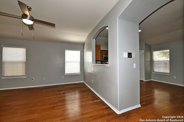 8606 Spoonbill Ct, San Antonio, TX 78245