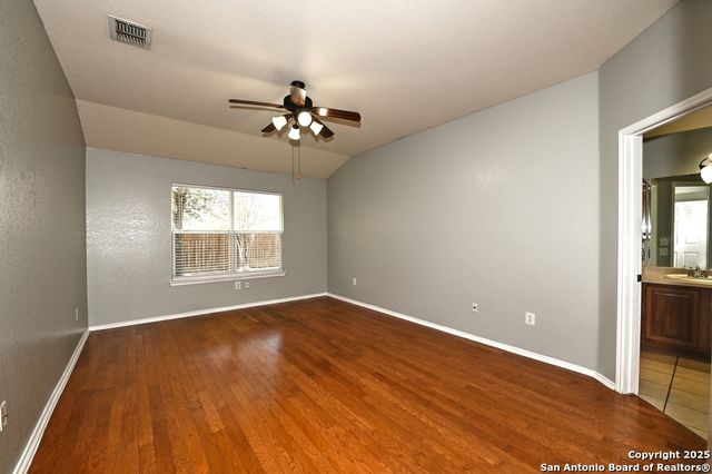 8606 Spoonbill Ct, San Antonio, TX 78245