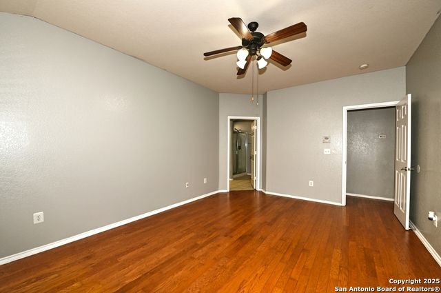 8606 Spoonbill Ct, San Antonio, TX 78245