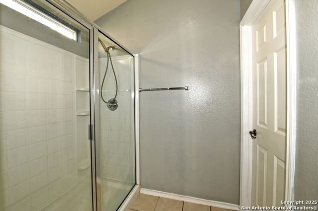 8606 Spoonbill Ct, San Antonio, TX 78245