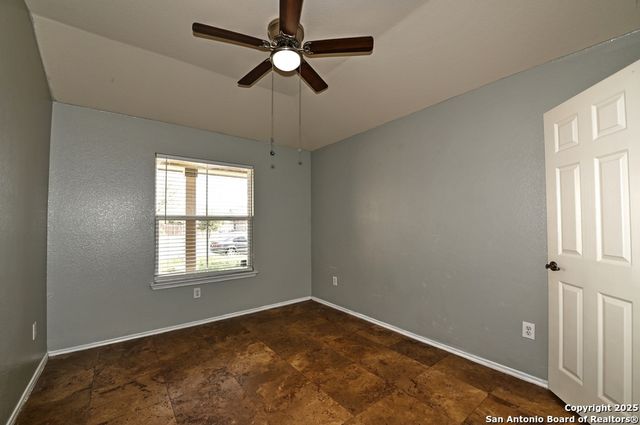 8606 Spoonbill Ct, San Antonio, TX 78245