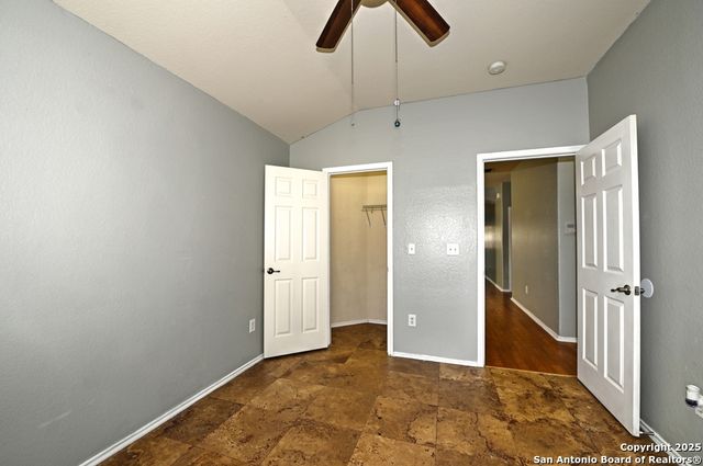 8606 Spoonbill Ct, San Antonio, TX 78245