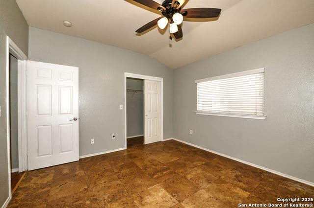 8606 Spoonbill Ct, San Antonio, TX 78245