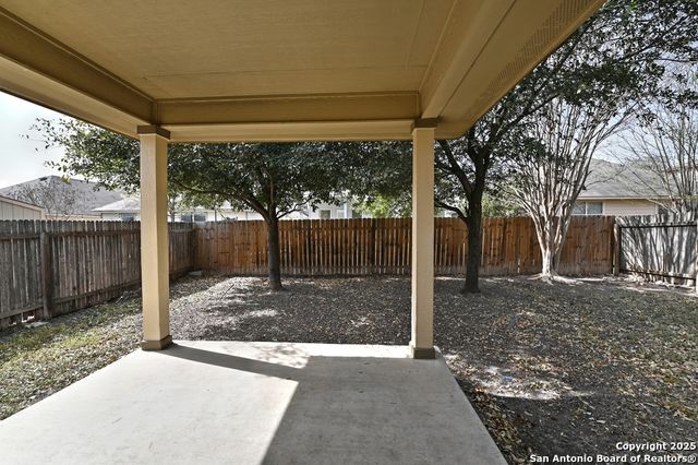 8606 Spoonbill Ct, San Antonio, TX 78245