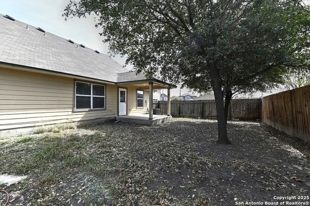 8606 Spoonbill Ct, San Antonio, TX 78245