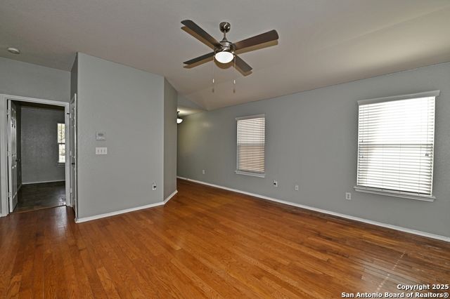 8606 Spoonbill Ct, San Antonio, TX 78245