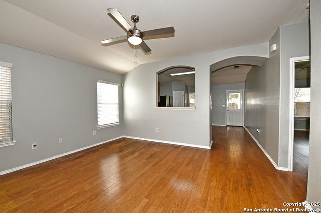 8606 Spoonbill Ct, San Antonio, TX 78245