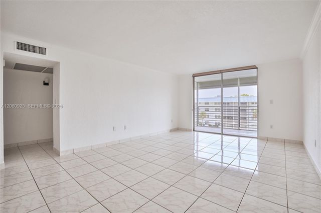 3600 NE 170th Street 401, North Miami Beach, FL 33160