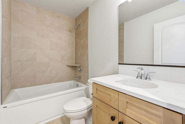 6449 W 29th Ct, Kennewick, WA 99338