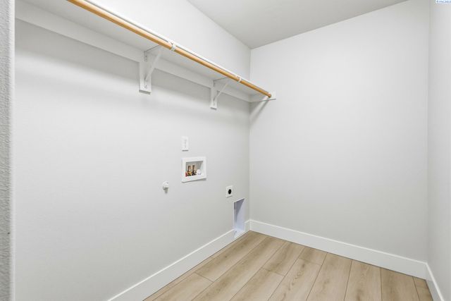 6449 W 29th Ct, Kennewick, WA 99338