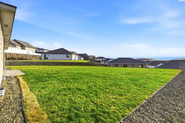 6449 W 29th Ct, Kennewick, WA 99338