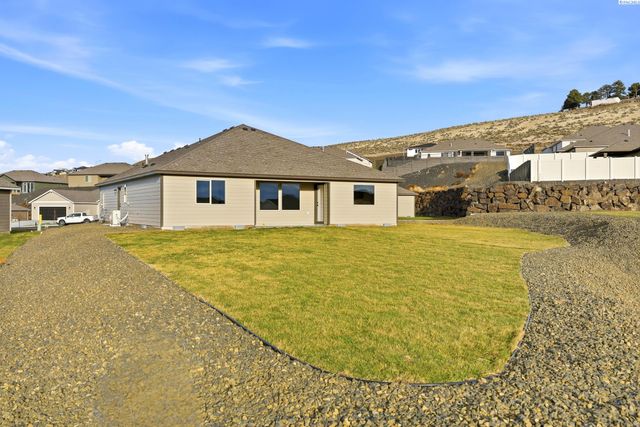 6449 W 29th Ct, Kennewick, WA 99338