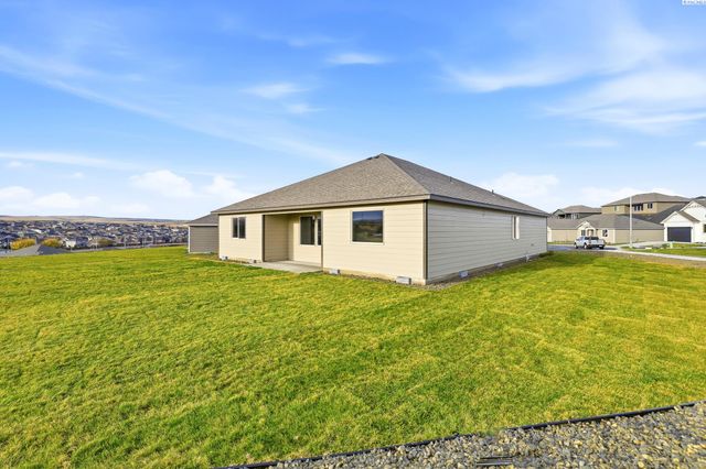 6449 W 29th Ct, Kennewick, WA 99338