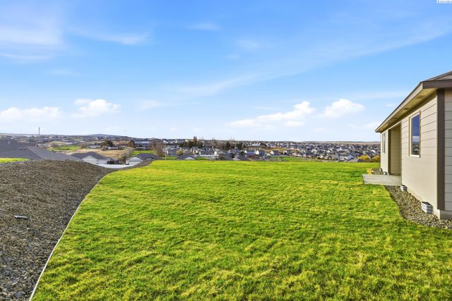 6449 W 29th Ct, Kennewick, WA 99338