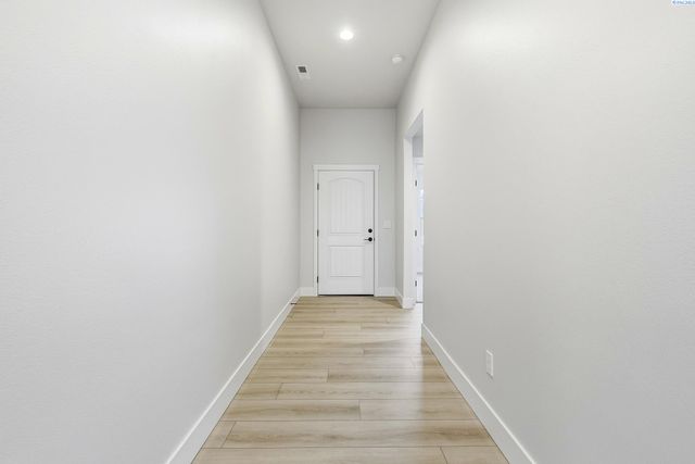 6449 W 29th Ct, Kennewick, WA 99338