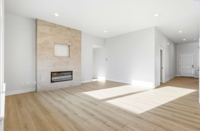 6449 W 29th Ct, Kennewick, WA 99338