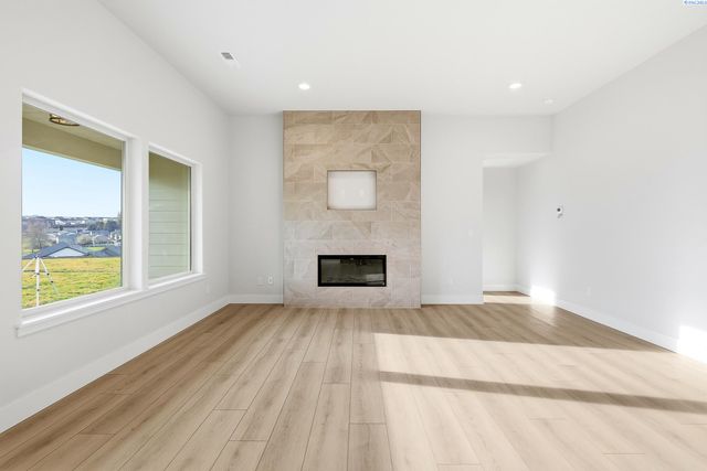 6449 W 29th Ct, Kennewick, WA 99338