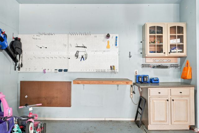 1076 S 1050 W, Woods Cross, UT 84087