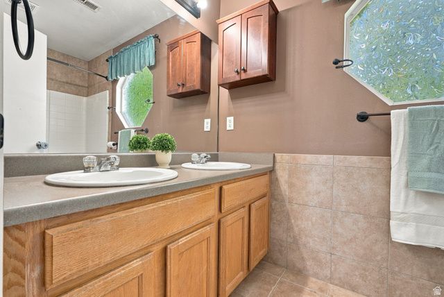 1076 S 1050 W, Woods Cross, UT 84087
