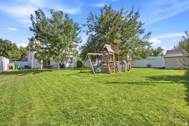 1076 S 1050 W, Woods Cross, UT 84087