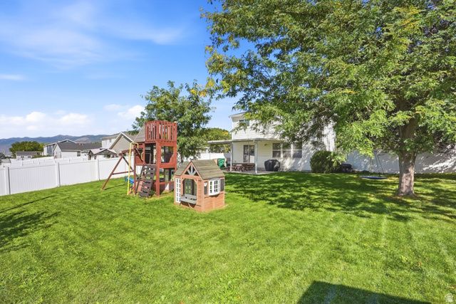 1076 S 1050 W, Woods Cross, UT 84087