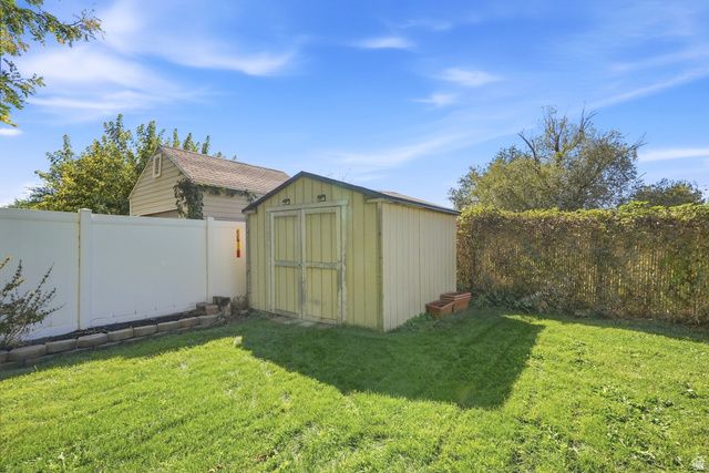 1076 S 1050 W, Woods Cross, UT 84087
