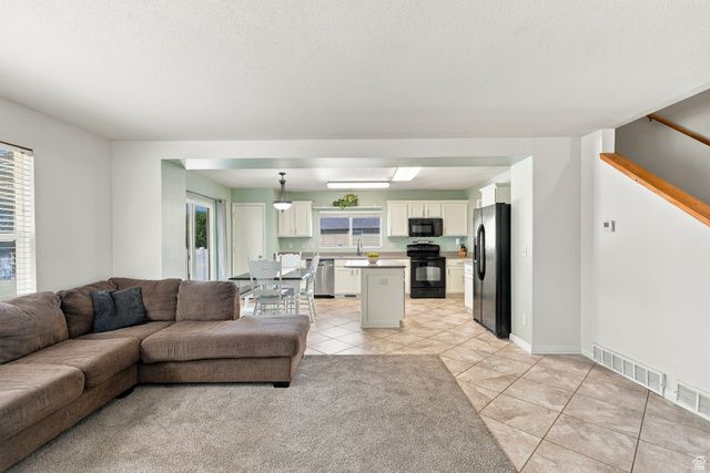 1076 S 1050 W, Woods Cross, UT 84087