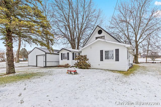 4701 W Channel Drive, Stanton, MI 48888
