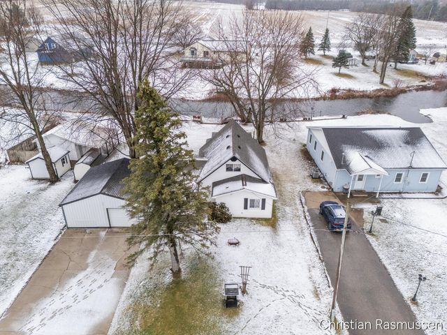 4701 W Channel Drive, Stanton, MI 48888