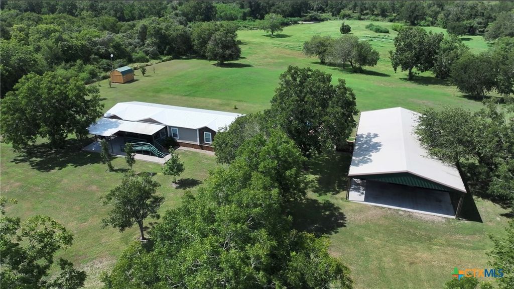 4516 Fm 1090, Port Lavaca, TX 77979