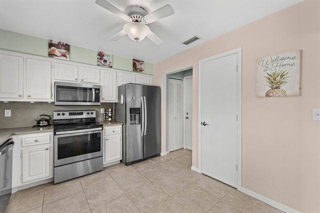 4869 Equestrian Road A, Boynton Beach, FL 33436