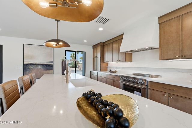 6521 E SHARON Drive, Scottsdale, AZ 85254