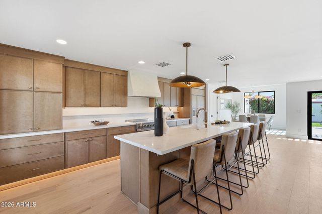 6521 E SHARON Drive, Scottsdale, AZ 85254
