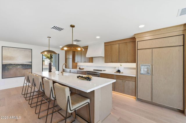 6521 E SHARON Drive, Scottsdale, AZ 85254