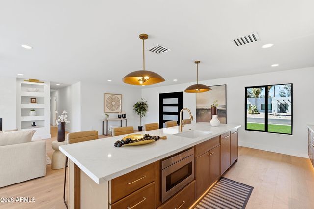 6521 E SHARON Drive, Scottsdale, AZ 85254