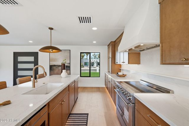 6521 E SHARON Drive, Scottsdale, AZ 85254