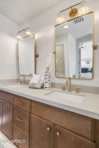 6521 E SHARON Drive, Scottsdale, AZ 85254