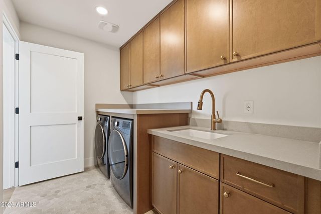 6521 E SHARON Drive, Scottsdale, AZ 85254