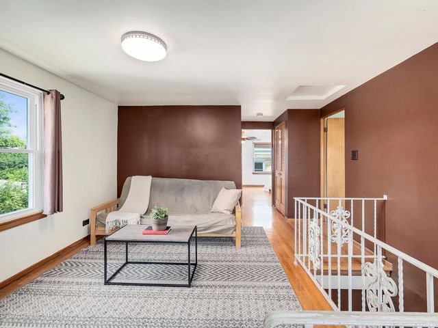 2236 S 5th Avenue, North Riverside, IL 60546