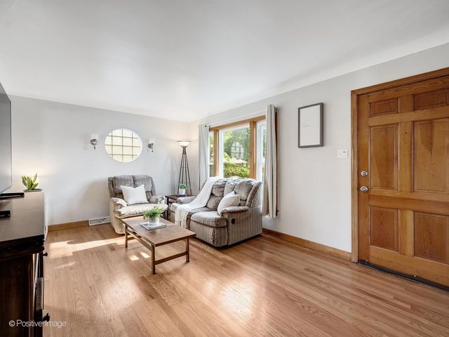 2236 S 5th Avenue, North Riverside, IL 60546