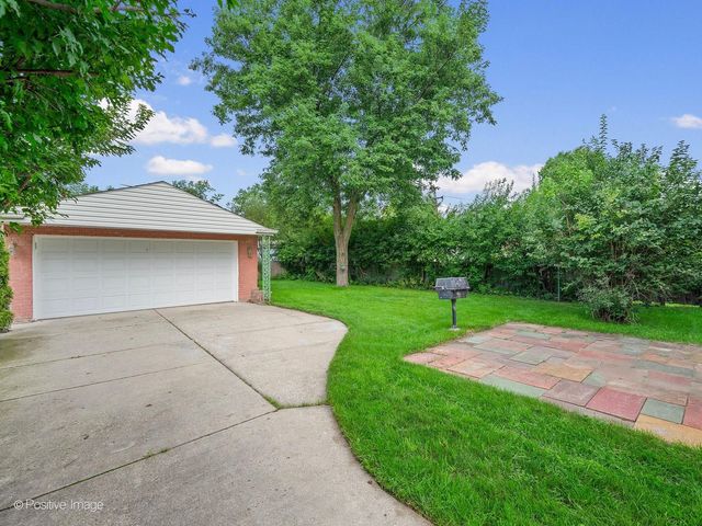 2236 S 5th Avenue, North Riverside, IL 60546