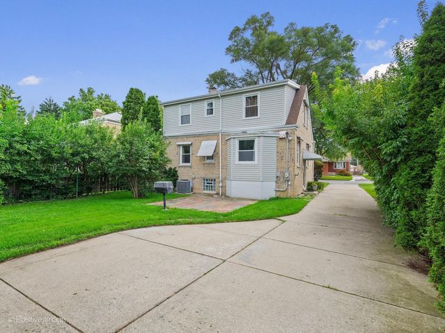 2236 S 5th Avenue, North Riverside, IL 60546