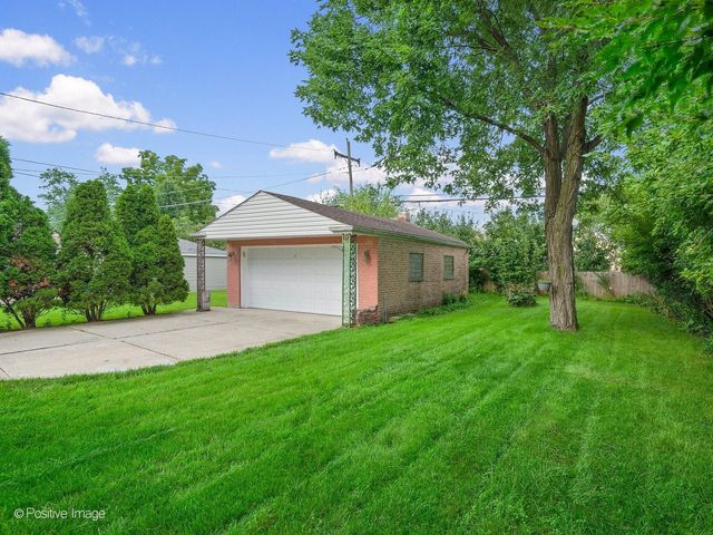 2236 S 5th Avenue, North Riverside, IL 60546