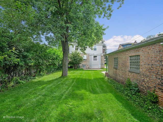 2236 S 5th Avenue, North Riverside, IL 60546