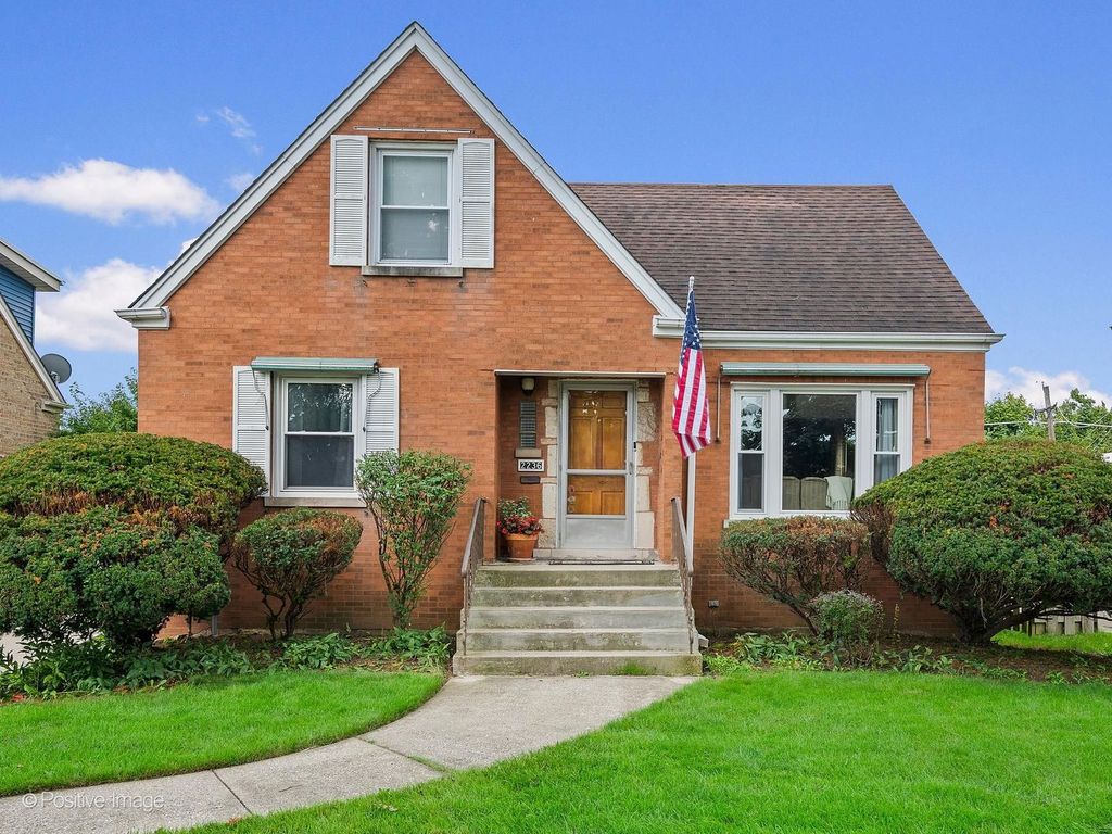 2236 S 5th Avenue, North Riverside, IL 60546