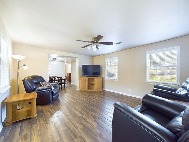 2814 Balmorhea Avenue, Houston, TX 77039